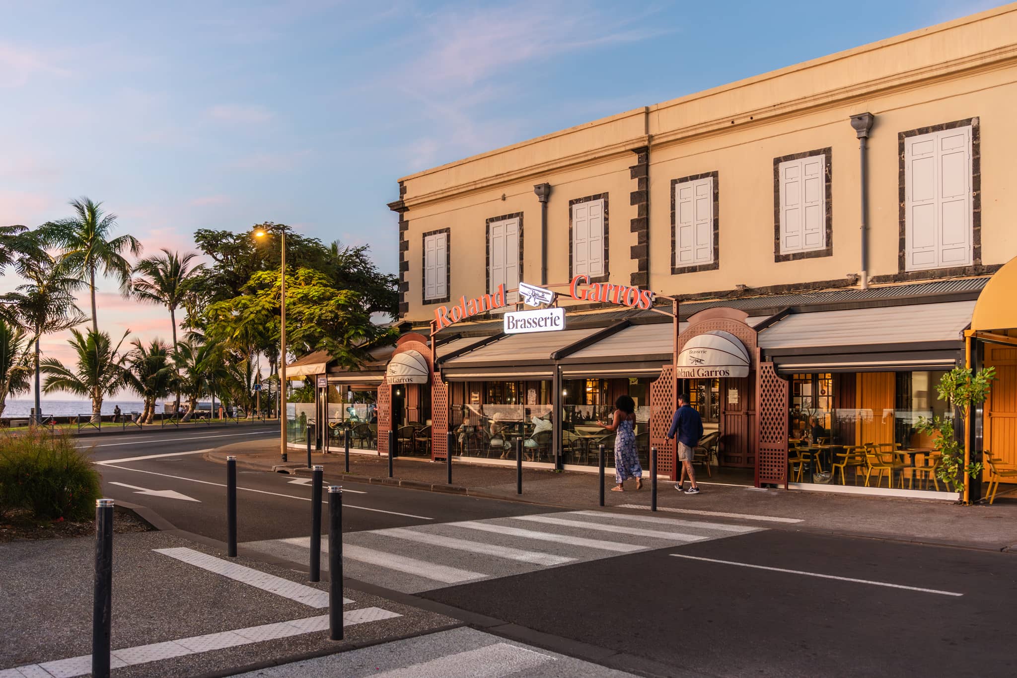 roland garros devanture bar brasserie saint denis reunion barachois